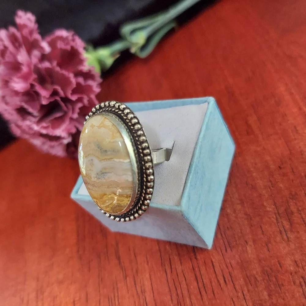 Handcrafted Mexican Crazy Lace Agate Oversized Oval Ring (7) - Picture 13 of 16